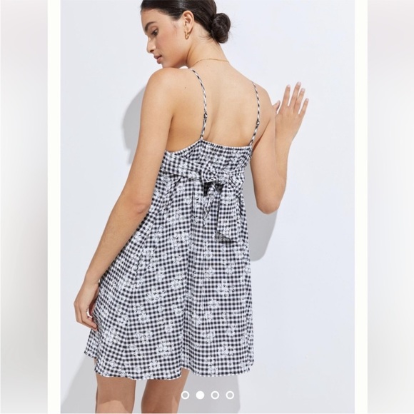 Anthropologie Dresses & Skirts - LIKE NEW Amadi by Anthropologie Gingham Daisy Mini Bow Dress